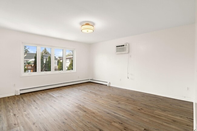 Photo - 184 Central Ln