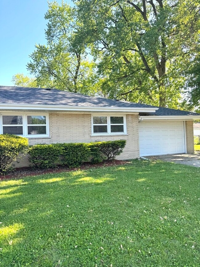 Photo - 14900 Evers St