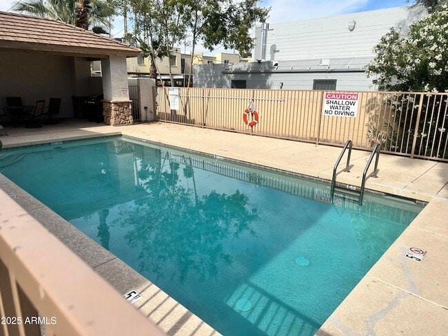 Photo - 6920 E 4th St Unidad 103 Rental