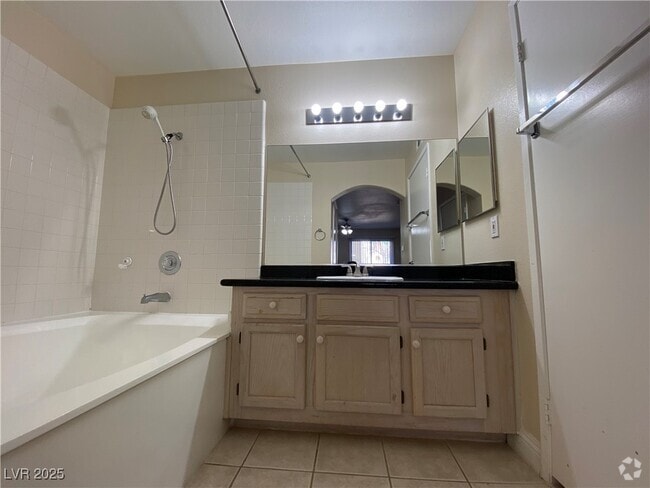 Building Photo - 698 S Racetrack Rd Unit 714 Rental