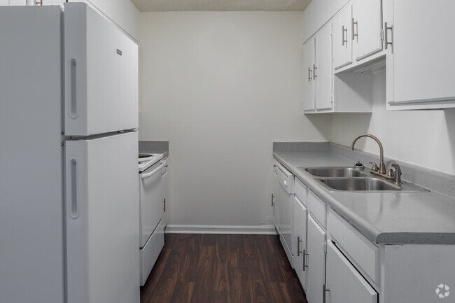 2BR, 1.5BA - Kitchen