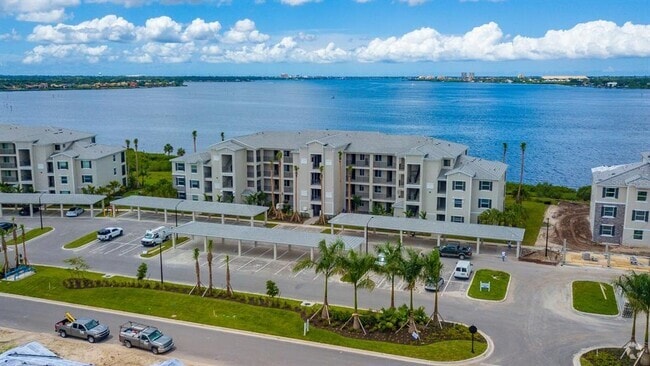 Building Photo - 910 Tidewater Shores Loop Unit 103 Rental