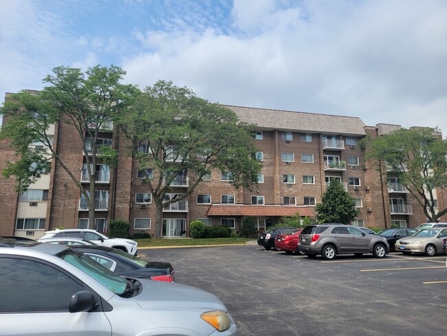 Building Photo - 10373 Dearlove Rd Unit 2G