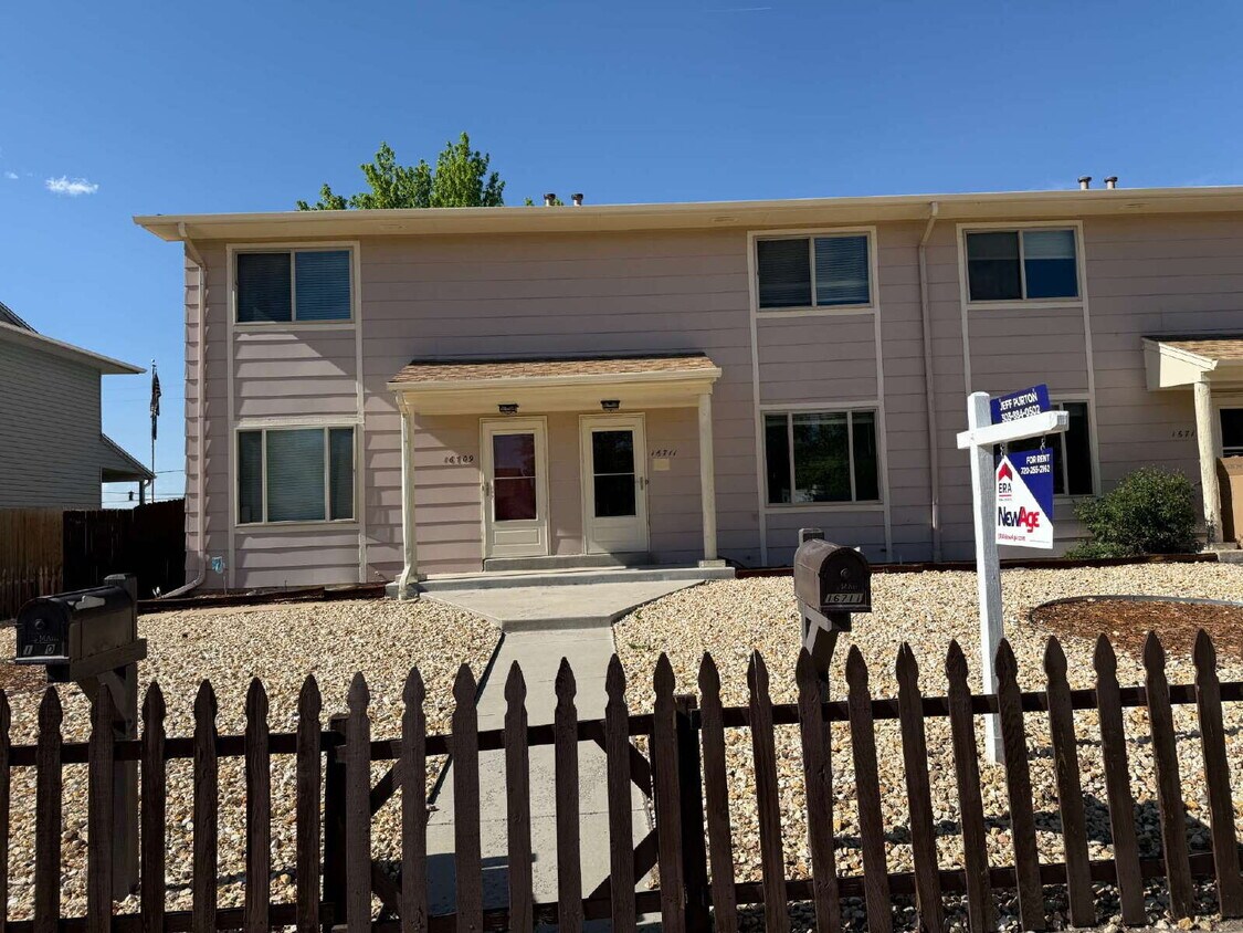 Photo - "HALF OFF 1st MONTHS' RENT! Spacious 3-Bed Sanctuary with 2 1/2 Baths in Aurora– Your Ideal Home Awa