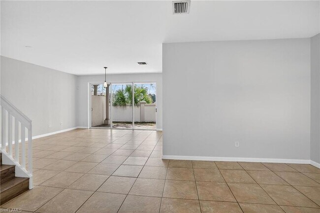 7013 Romana Way