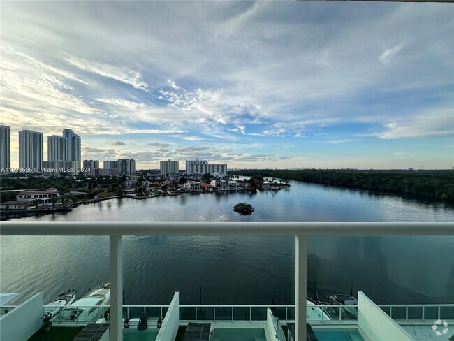 Building Photo - 400 Sunny Isles Blvd Unit 905 Rental