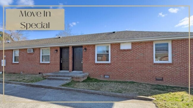 Building Photo - 811-D Golfview Place