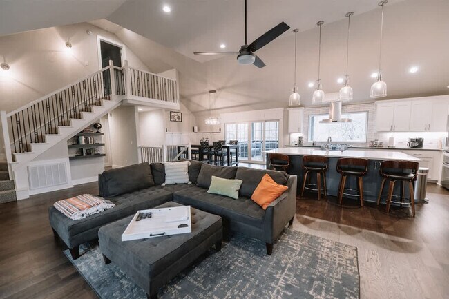 Building Photo - 2104 Almand Dr Unit ID1369204P