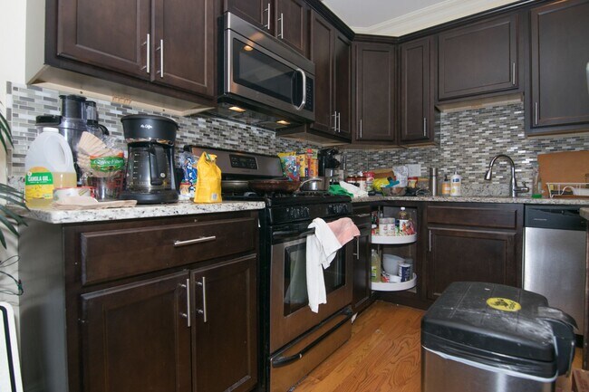 Photo - Fabulous, modern 4-bed, 2-bed unit in Brighton - no broker fee!