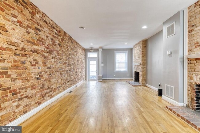 Photo - 1514 Light St