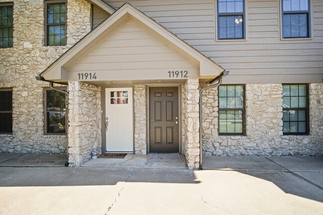 Photo - 11912 Shady Trail Ln