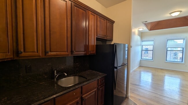 Photo - 215 Woodward St