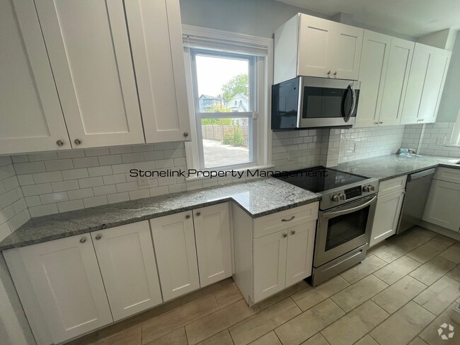 Building Photo - 340 Smith St Unit 1 Rental