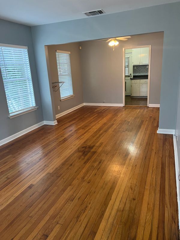 Photo - 210 meadowlane