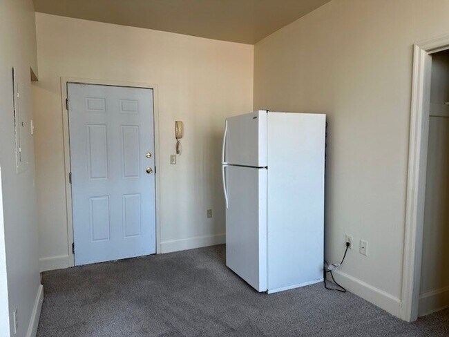 Photo - 213 N 2nd St Unidad C3