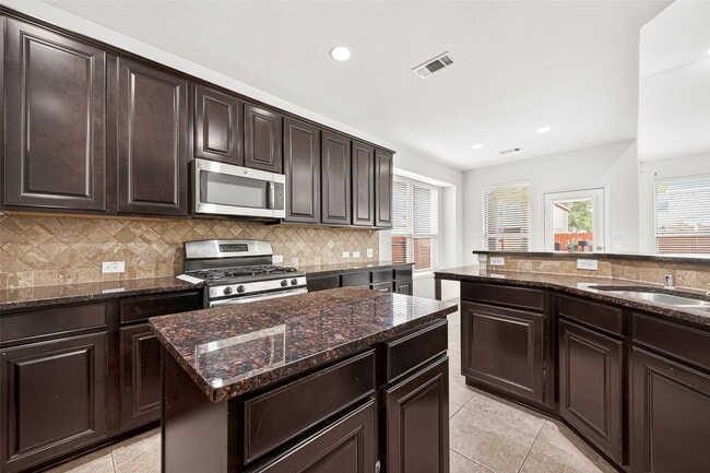 Photo - 17415 Sandalisle Ln