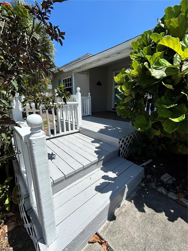 Photo - 1628 NE 4th Pl