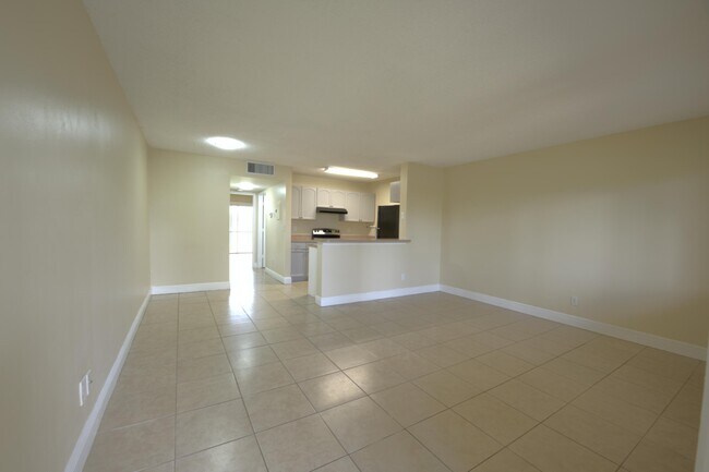 Photo - 1617 Meadows Cir