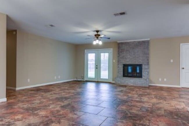 Photo - 10 Clay Ave