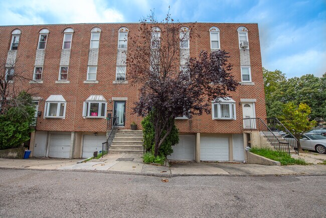 Building Photo - 2822 Ogden St