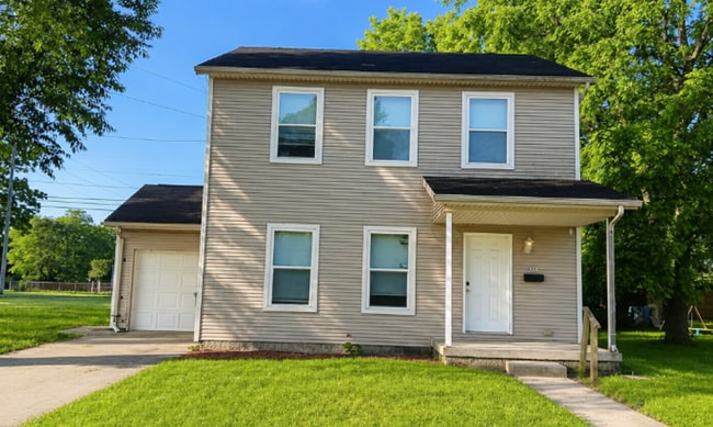 Building Photo - For Rent - Four-Bedroom Two-Bathroom Home Available NOW!