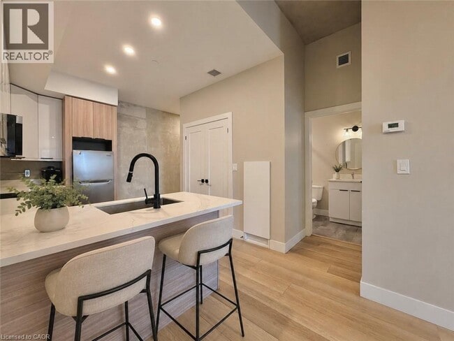 Photo - 169 James St S Unit 207