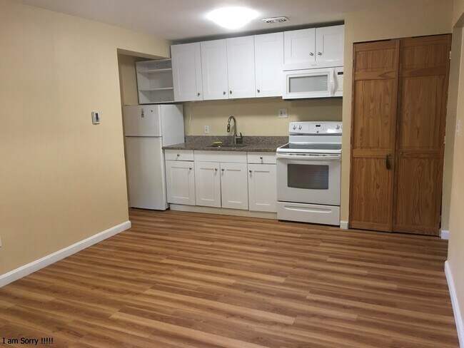 Photo - 12 Colonial Village Dr