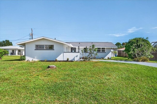 Photo - 420 Palm Creek Dr