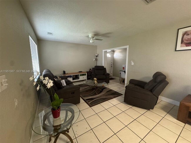 Photo - 1750 SW 137th Ct