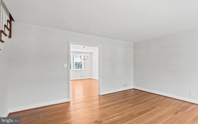 Photo - 403 Stratford Rd