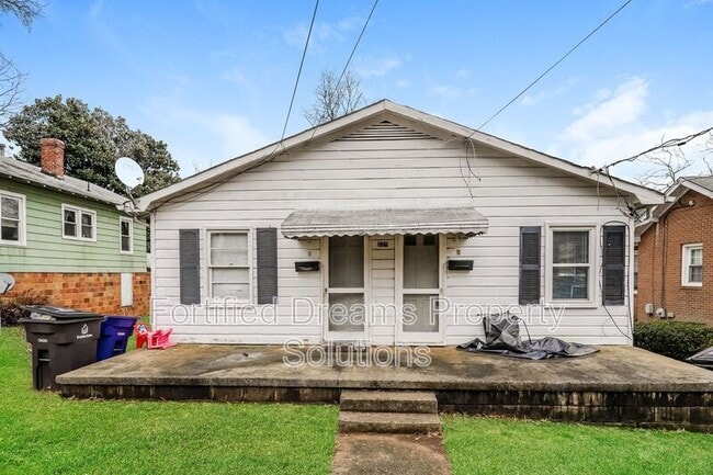 Building Photo - 225 N Jackson Ave