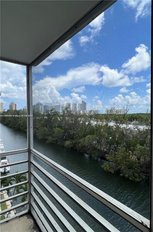 Photo - 3660 NE 166th St