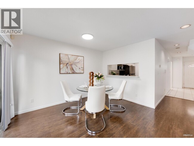 Photo - 10795 No. 2 Road