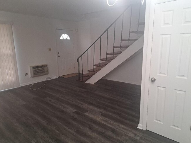 Photo - 1250 E 276th St Unidad 2F