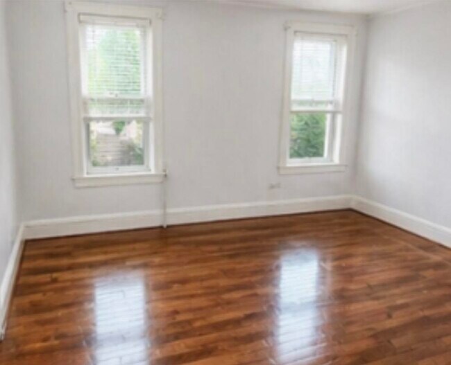 Photo - 142 W 27th St Unit 1