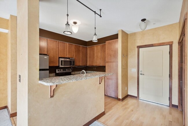 Photo - 1 BR/1 BA Crocus Hill Charmer! Unit 8