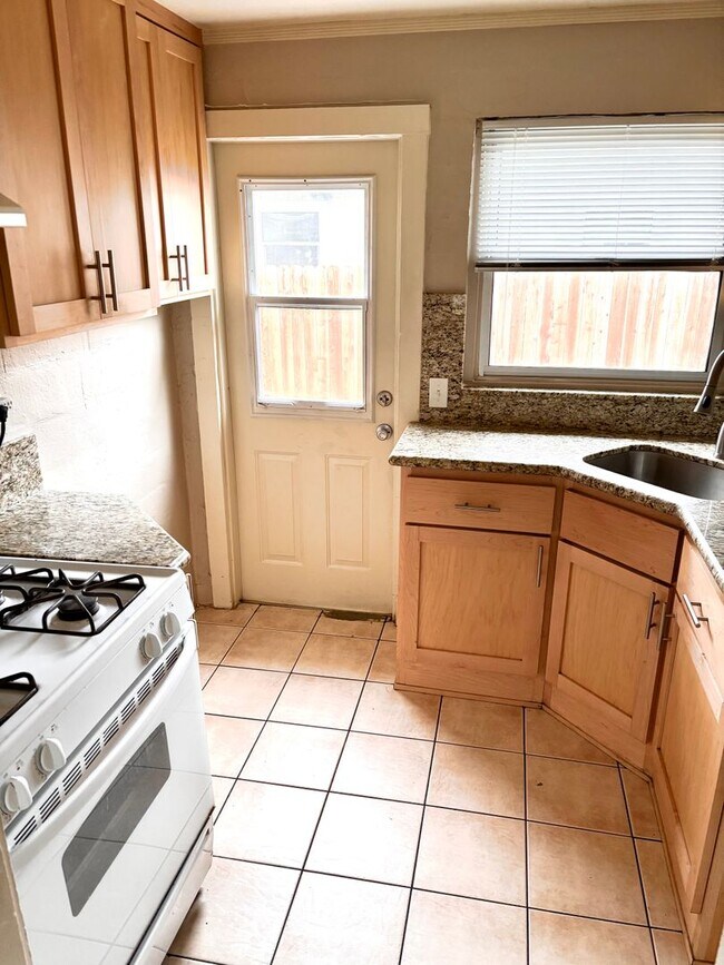 Photo - Edi2324/Jill2343 Unit Edi2324