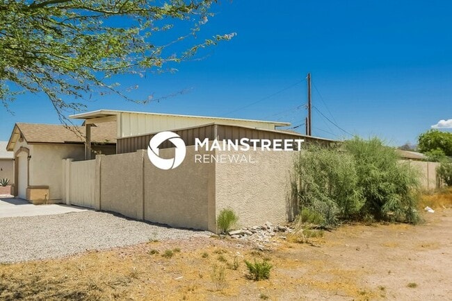 Photo - 3 Bedroom Pet-Friendly Home in MESA, AZ with Main Street Renewal