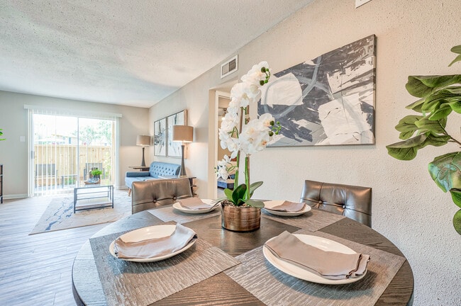 Photo - Del Sol Apartments