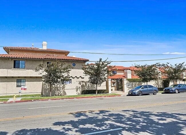 Building Photo - 3937 W 182nd St Unit 3937