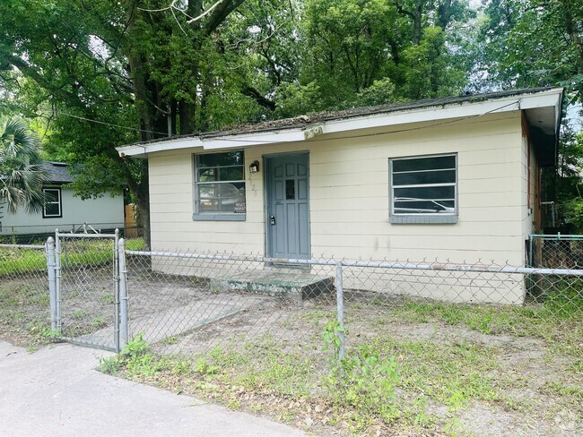 Building Photo - 2120 Pullman Ave Rental