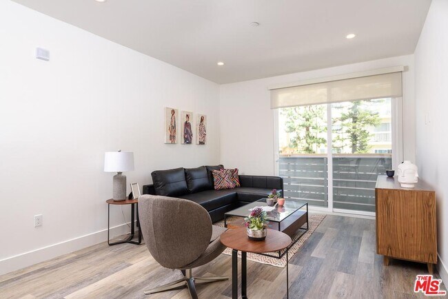 Photo - 2321 Fox Hills Dr Unidad 302