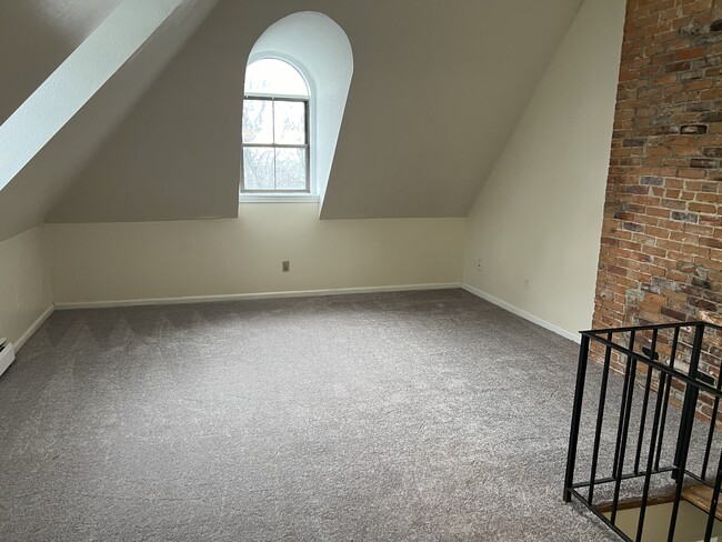 Photo - 17 Charter Oak Pl Unidad 2