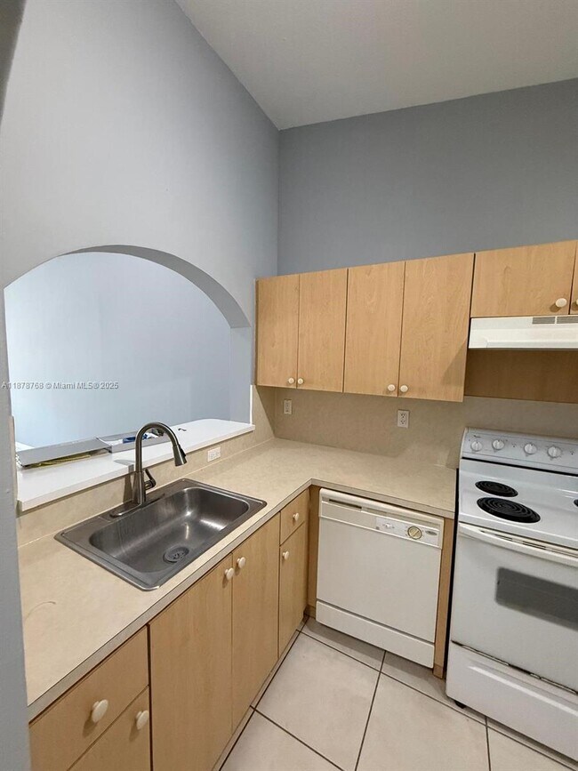 Building Photo - 2921 SE 13th Rd Unit 202-39 Rental