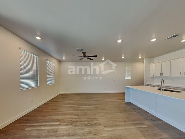 Photo - 9513 Harkes Dr