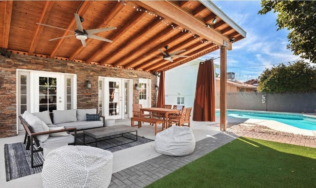 Building Photo - 8620 E San Miguel Ave