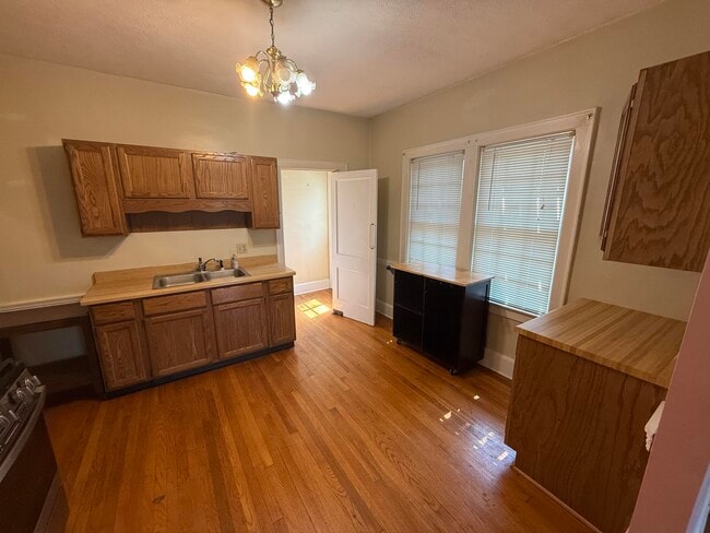 Photo - 608 Kastle Rd