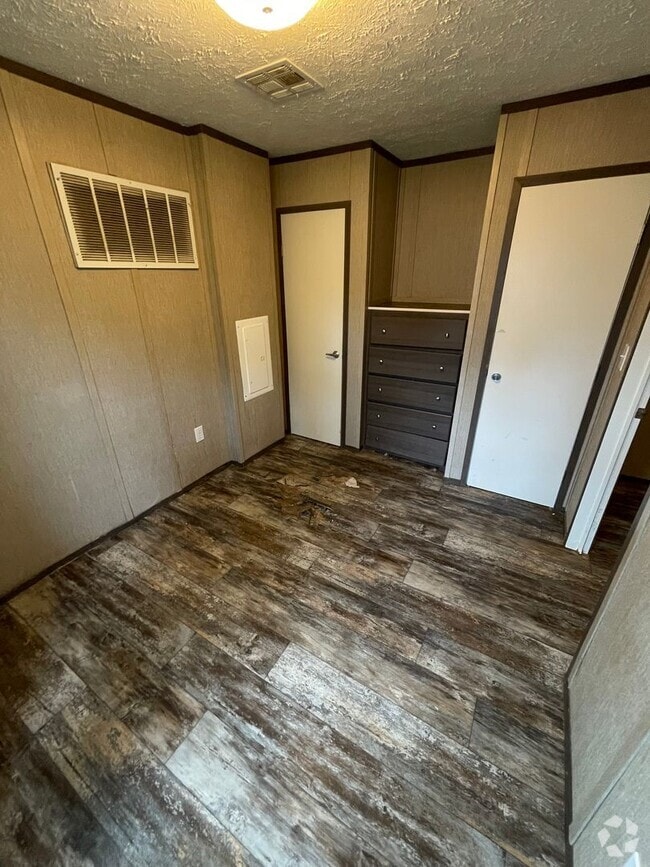 Building Photo - Lot 1 Rental