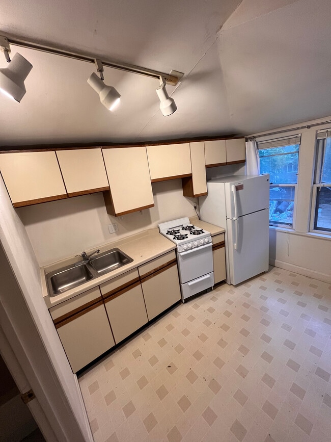 Photo - 133 E Gorham St