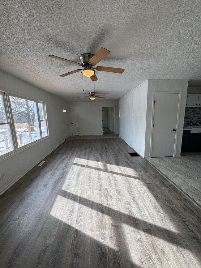 Photo - 2341 County Rd 269 Unidad A